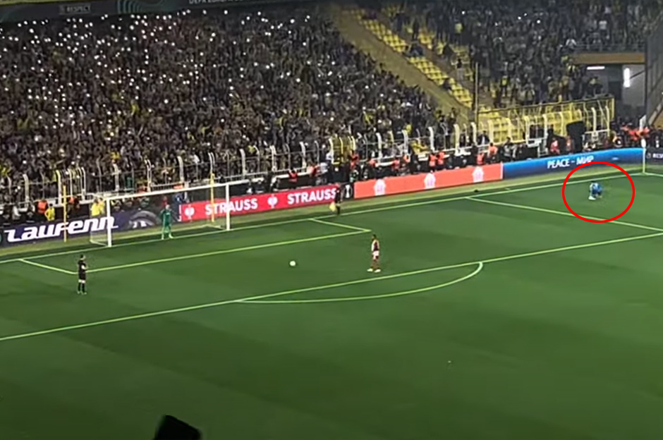 Fenerbahçe maçında 3 penaltı kurtaran kaleciden "muska" itirafı  - 8. Foto