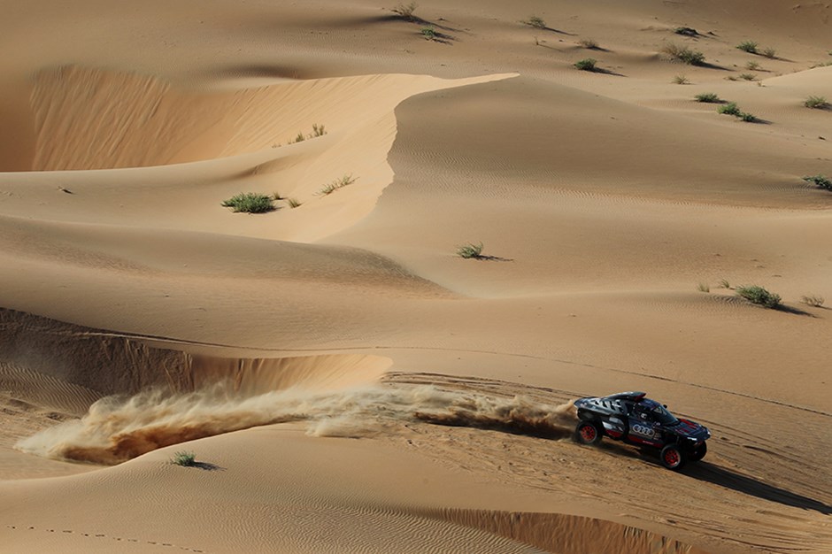 Carlos Sainz, Dakar Rallisi'nde 6. etabın ilk gününde zirvede