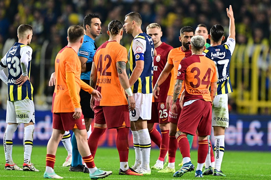Galatasaray - Fenerbahçe derbisi öncesi 13 futbolcu ceza sınırında