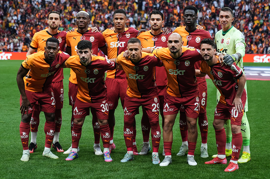 "Fenerbahçe’yi krize soktu" | Spor yazarları Galatasaray için ne dedi?  - 2. Foto