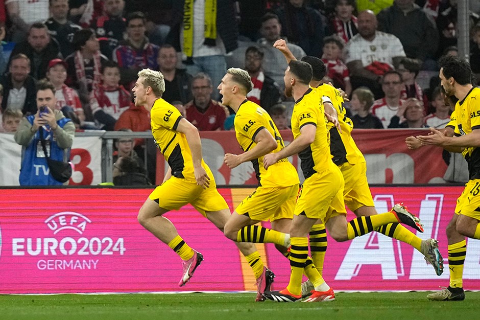 Borussia Dortmund'dan Bayern Münih'e çelme