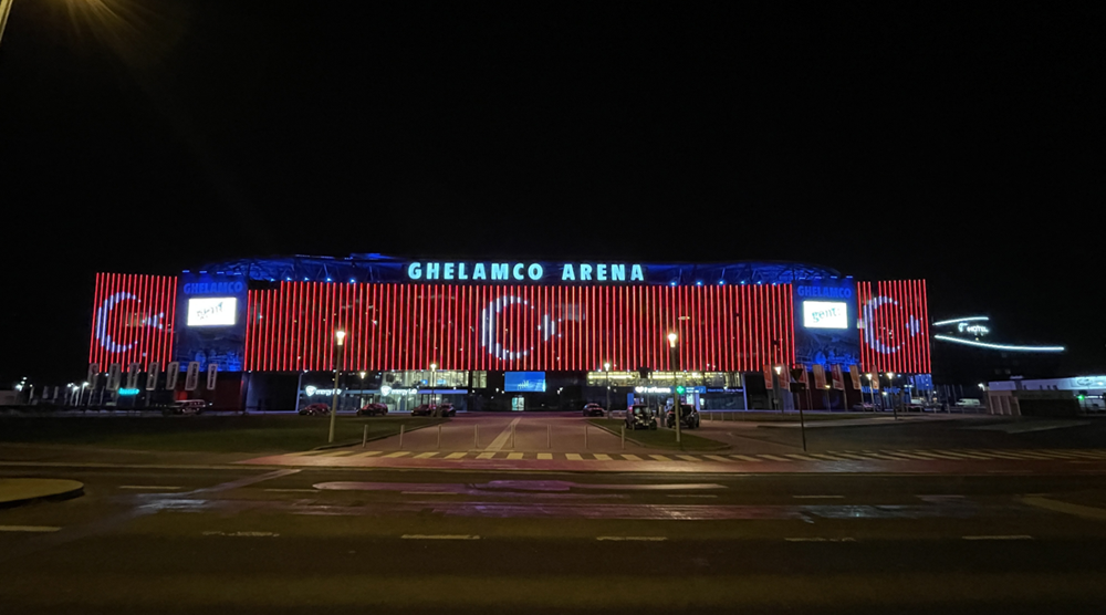 Gent'in stadı Ghelamco Arena Türk bayrağıyla aydınlatıldı - 1. Foto