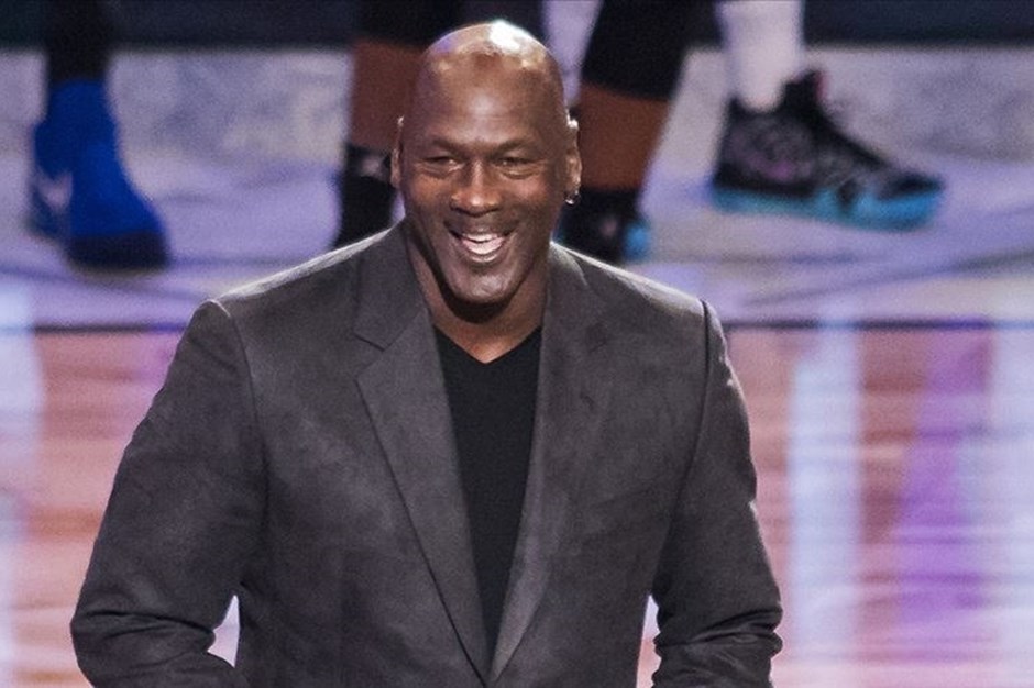Michael Jordan'ın ayakkabıları rekor fiyata satıldı
