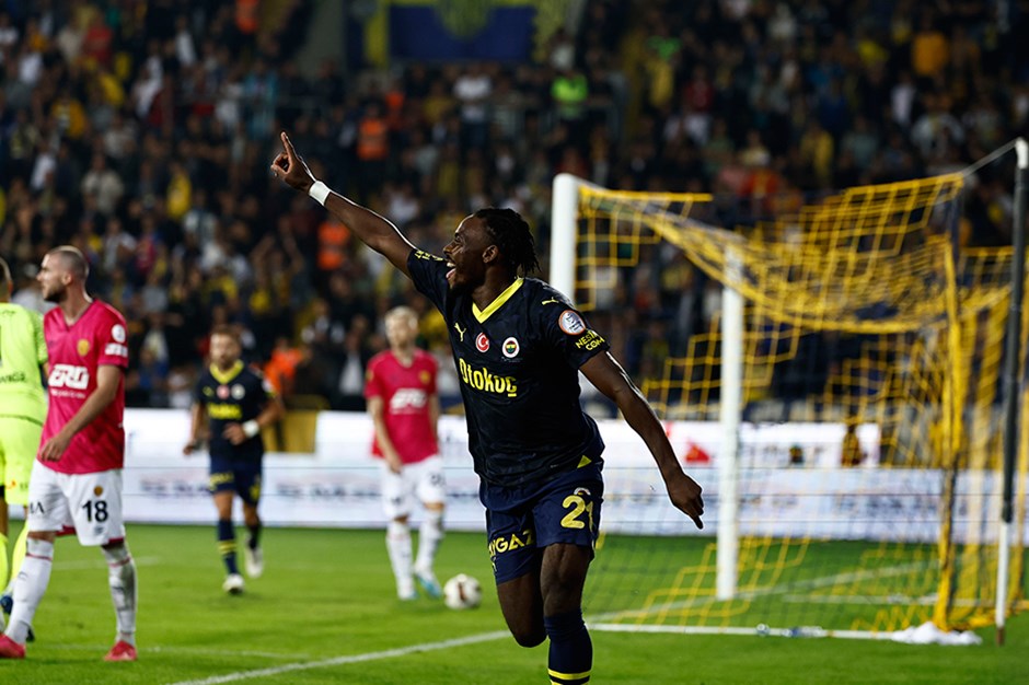 Fenerbahçeli futbolcular Ankaragücü galibiyetini değerlendirdi