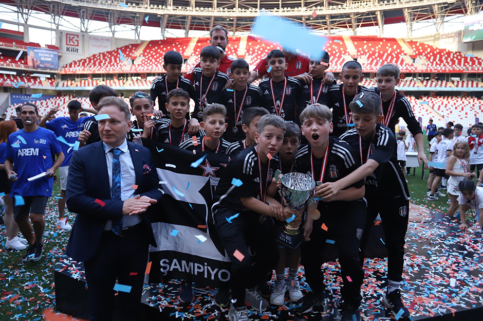 NTV Spor: Beşiktaş, altyapıda 4 şampiyonluk yaşadı