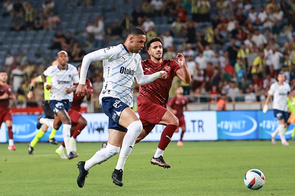 Fenerbahçe'de ilkler yaşandı: Mert Müldür'ün kartı, En-Nesyri'nin golü