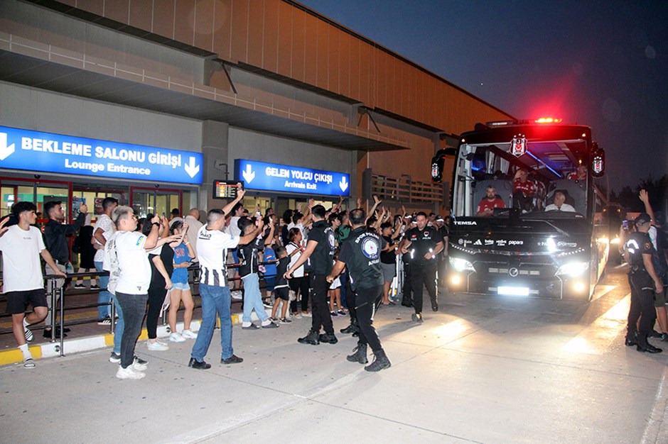 Beşiktaş kafilesi Adana'ya geldi