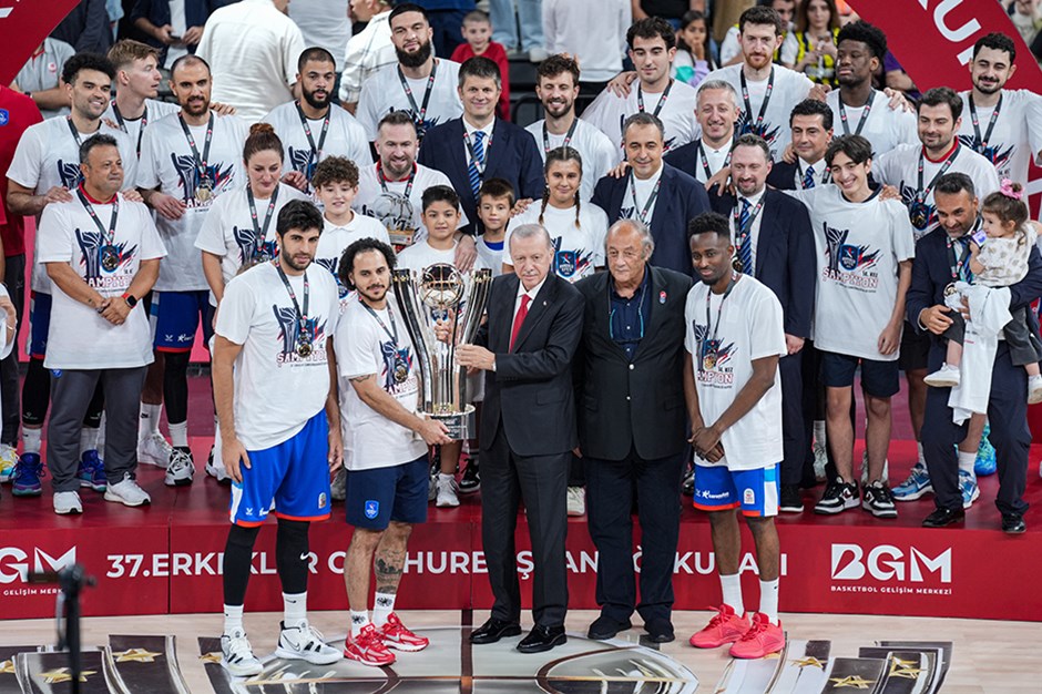 37. Cumhurbaşkanlığı Kupası Anadolu Efes'in