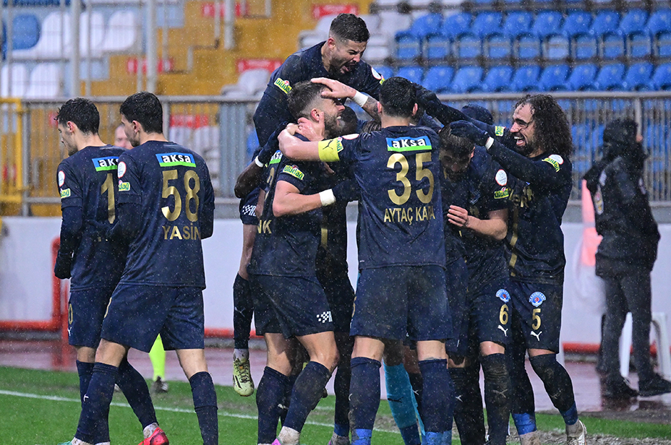 305- Kasımpaşa (Türkiye): 71.5 Puan