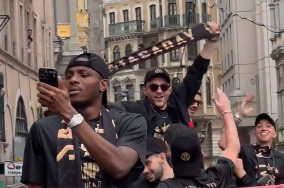 Osimhen'in şaşkınlığı: "Bu kulüp çok büyük!"  - 3. Foto