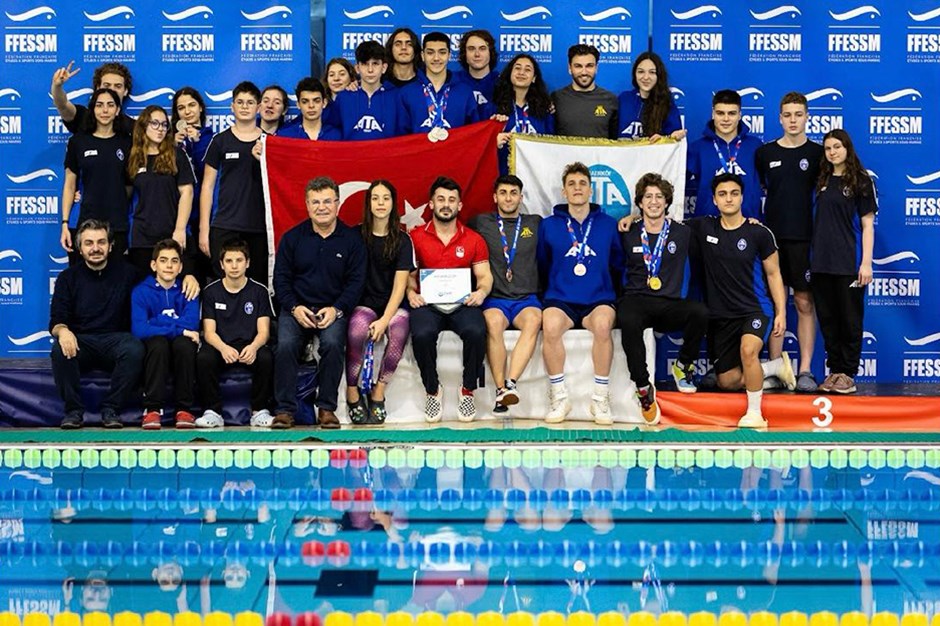 Ata Spor Kulübü yüzücüleri Fransa'dan tarihi başarılarla yurda döndü