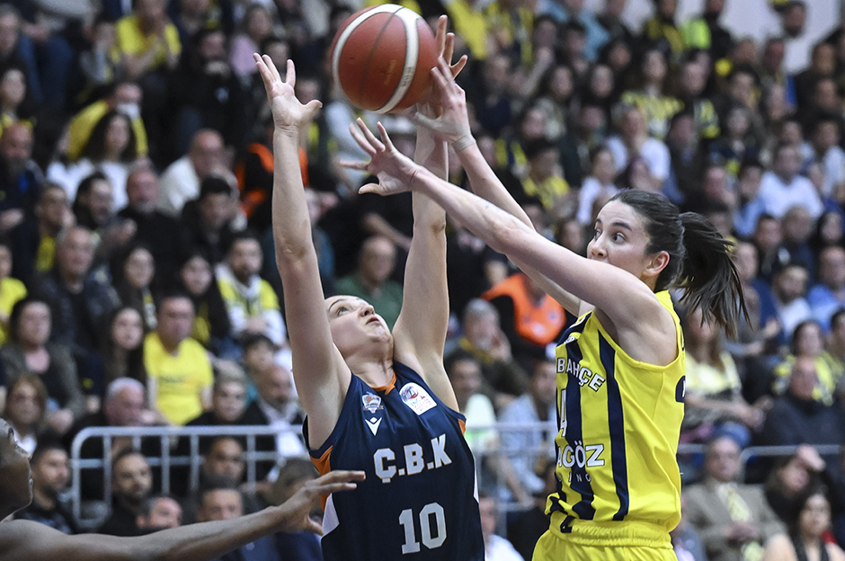 Fenerbahçe şampiyonluk kupasını kaldırdı   - 13. Foto