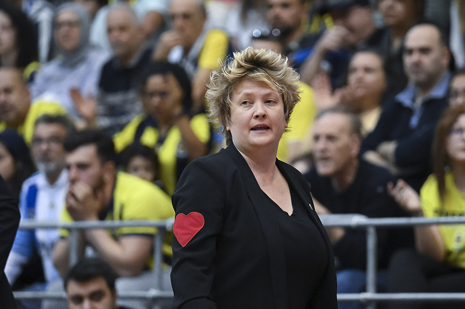 Fenerbahçe şampiyonluk kupasını kaldırdı   - 11. Foto
