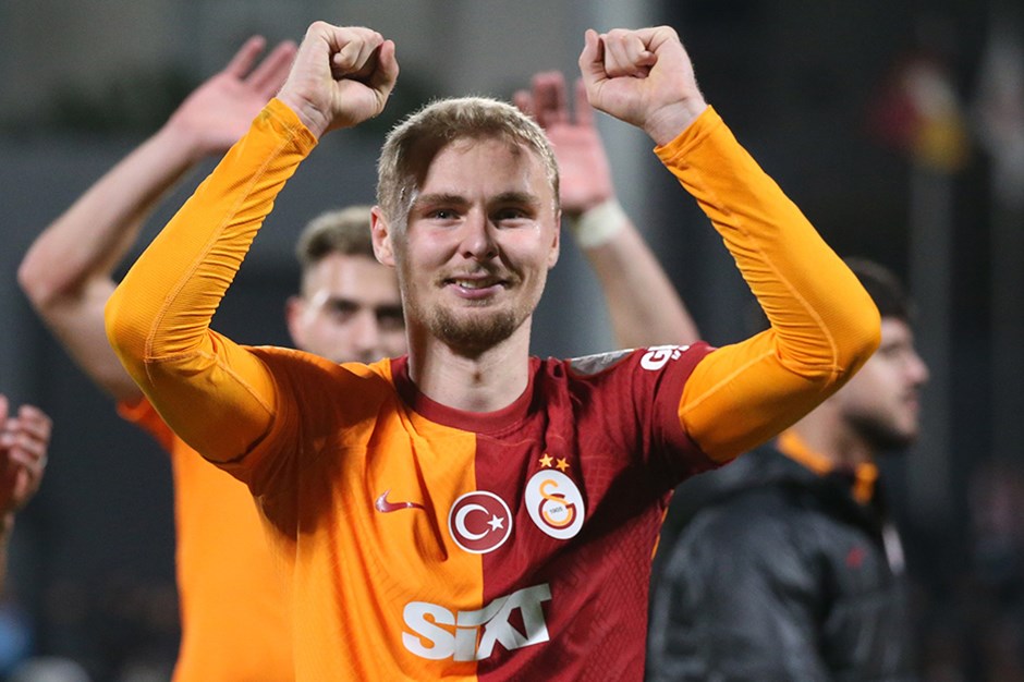 Galatasaray, Victor Nelsson kararından son anda vazgeçti