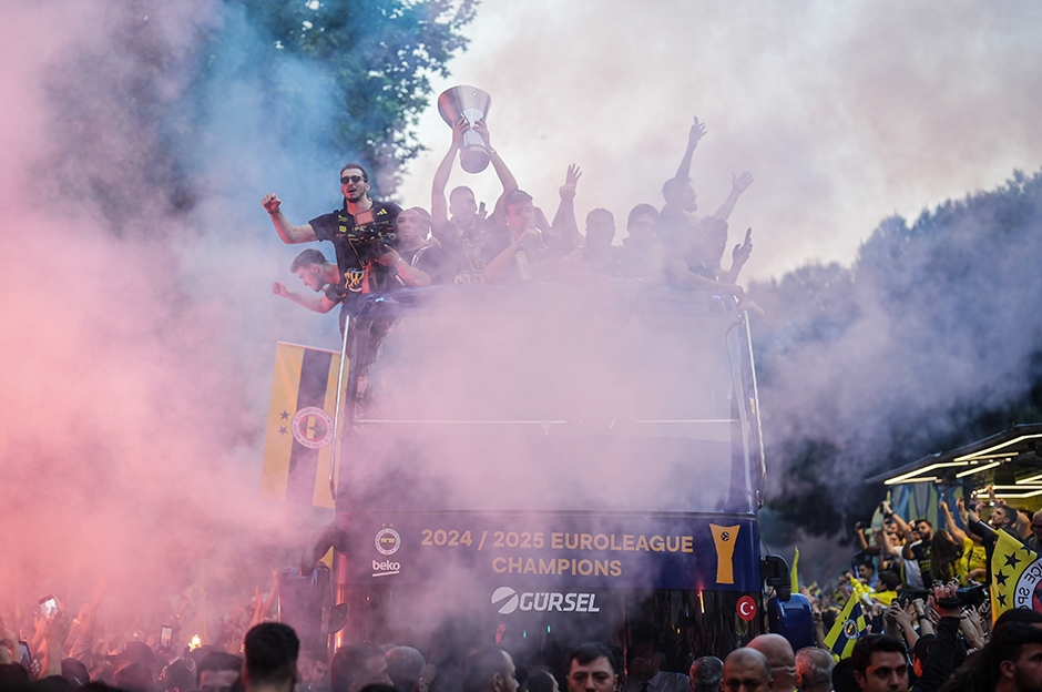 Fenerbahçe Beko, EuroLeague şampiyonluğunu kutladı  - 13. Foto