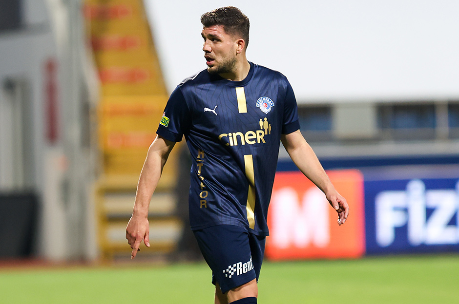 Süper Lig'den Birleşik Arap Emirlikleri'ne transfer oluyor: Ülkeye davet ettiler  - 4. Foto