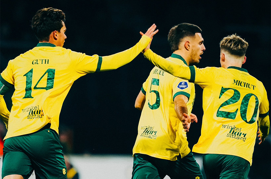 Tüm dünya Hollanda'daki skandalı konuşuyor: Robin van Persie neye uğradığını şaşırdı  - 6. Foto