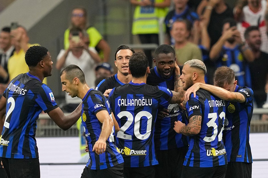 Inter derbide Milan'a gol yağdırdı