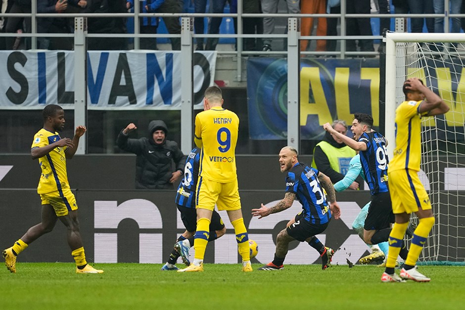 Inter 90+10'da kaçan penaltıyla kazandı