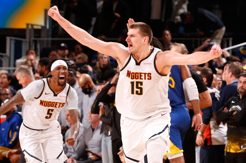 İZLE | Nikola Jokic'in mucizevi üçlüğü Nuggets'a galibiyeti getirdi