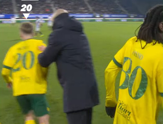 Tüm dünya Hollanda'daki skandalı konuşuyor: Robin van Persie neye uğradığını şaşırdı  - 3. Foto