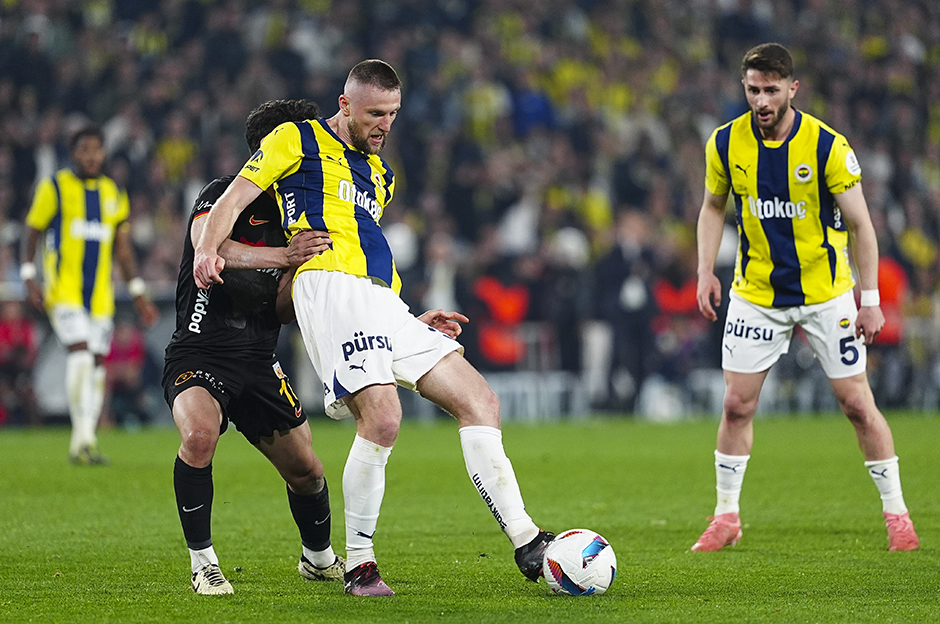 Trio ekibinden Fenerbahçe maçı için olay yorum: "Bu bir VAR skandalıdır"  - 4. Foto