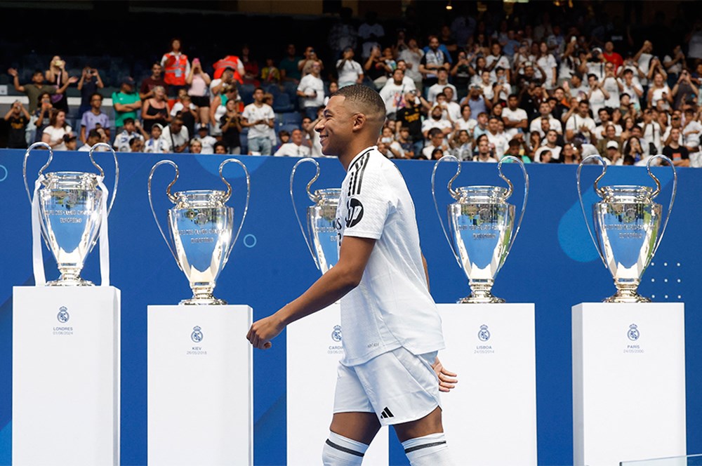 Kylian Mbappe resmen Real Madrid'de: Santiago Bernabeu'da imza töreni  - 14. Foto