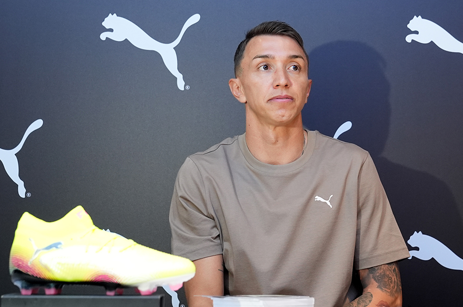 Muslera imza gününde taraftarlarla buluştu  - 1. Foto