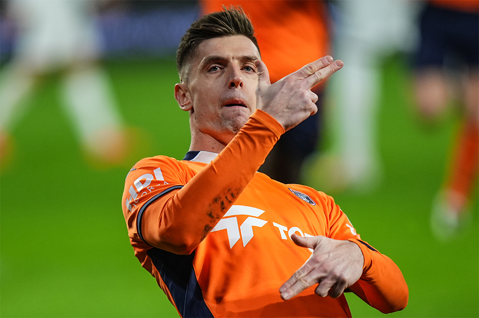 Krzysztof Piatek signs for İstanbul Başakşehir