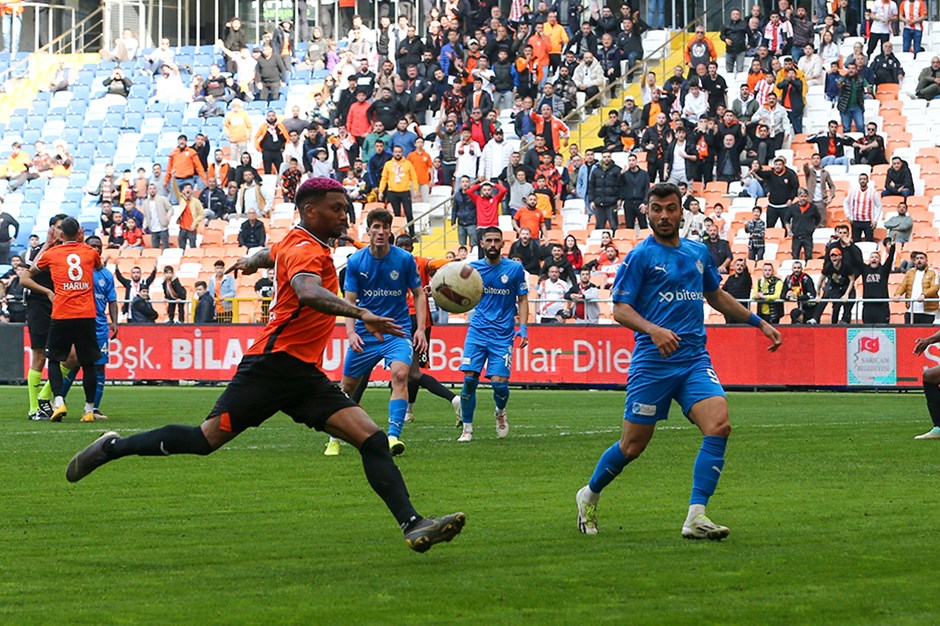 Ateş hattındaki kritik maçın galibi Adanaspor