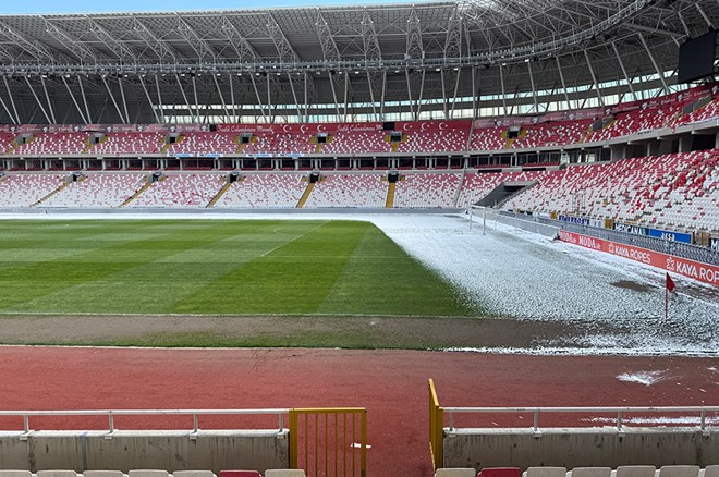 Sivasspor - Fenerbahçe maçı öncesi zeminin son durumu: Hava eksi 14 derece - 7. Foto