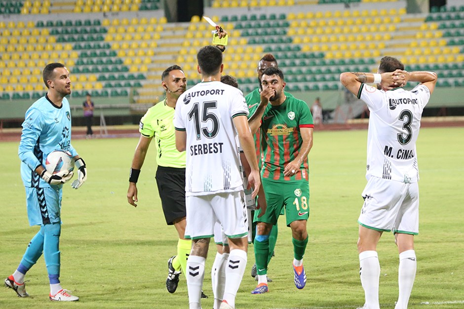 9 kişi kalan Kocaelispor mağlup oldu