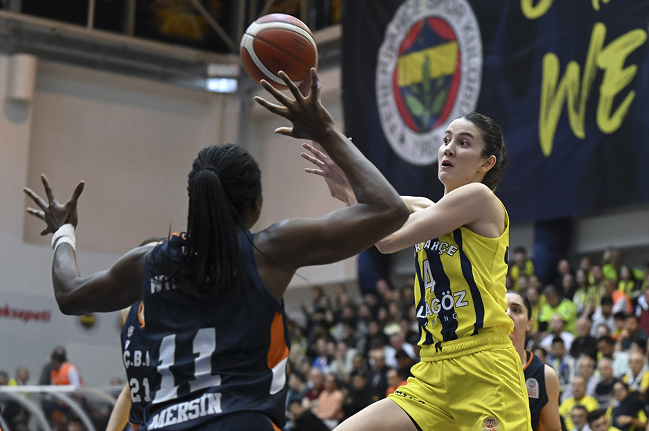 Fenerbahçe şampiyonluk kupasını kaldırdı   - 12. Foto