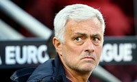 Roma teknik direktörü Jose Mourinho, sportif direktörüyle atıştı