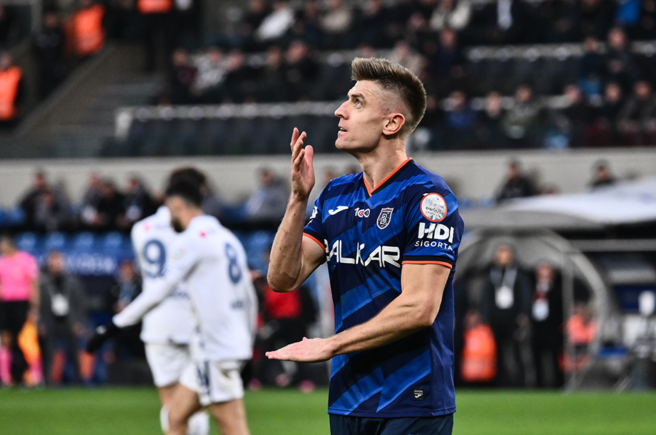 Krzysztof Piatek signing with Al-Duhail