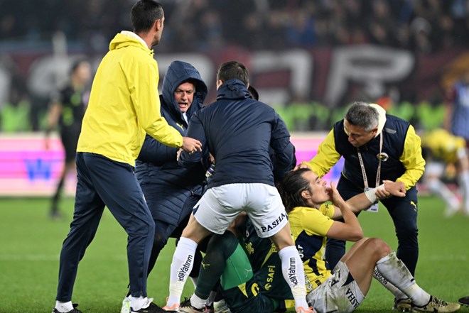 Jose Mourinho dünyayı salladı: "Bacağını sahada bırakacaktı"  - 7. Foto