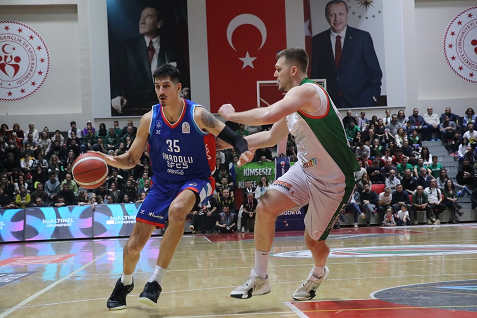 Anadolu Efes 4 gün içinde ikinci kez 110 sayıyla kazandı