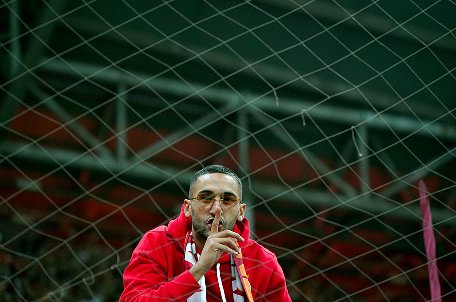 Ziyech'in tribün şovu Avrupa'da ses getirdi; "Orkestra şefi"  - 3. Foto