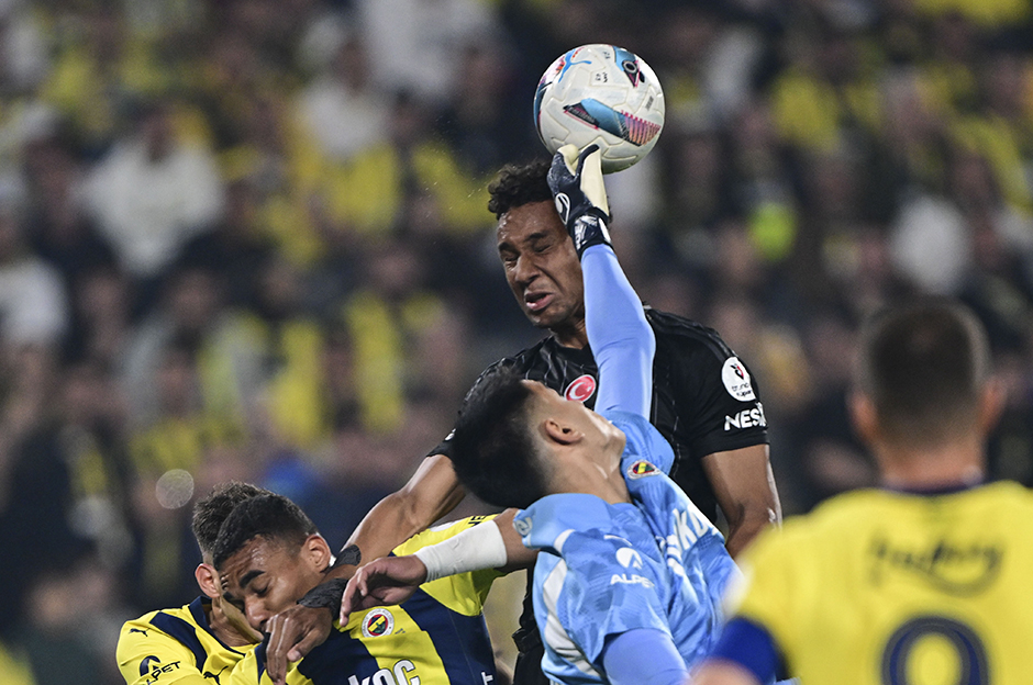 Trio ekibi noktayı koydu: En-Nesyri'nin penaltı beklediği pozisyonda karar doğru mu?  - 10. Foto