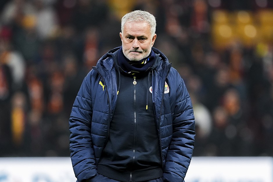 Mourinho'dan Galatasaray'a olay sözler: "Temiz değil ama iyi bir organizasyon"