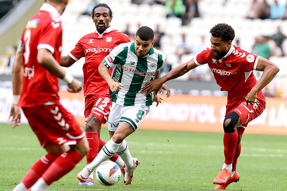 Konyaspor - Sivasspor maçında gol sesi çıkmadı