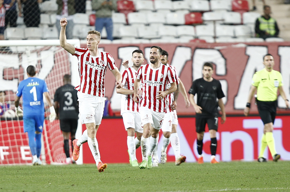 406- Antalyaspor (Türkiye): 59 Puan