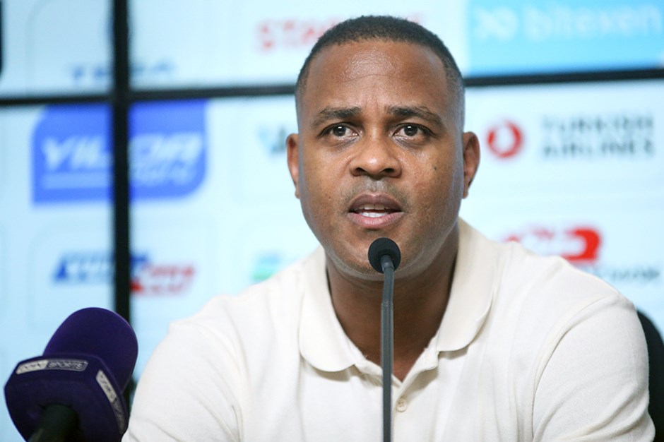 Patrick Kluivert'tan "Balotelli ne zaman kadroya girecek?" sorusuna cevap