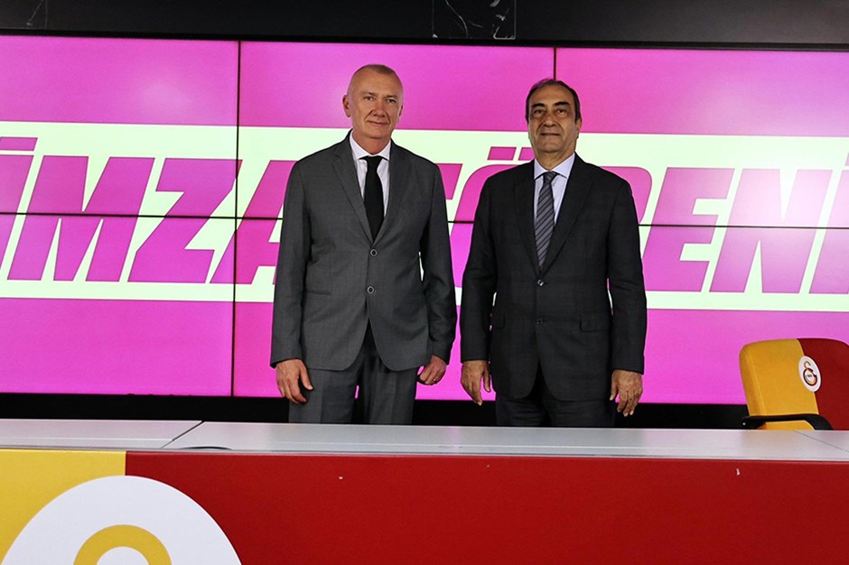 Galatasaray Daikin yeni başantrenörüyle sözleşme imzaladı