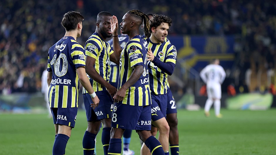 The Rivalry of Besiktas and Fenerbahçe: A Battle for Supremacy