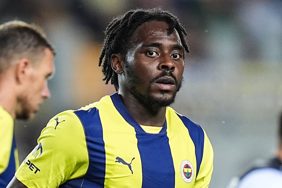 Osayi Samuel sekerek oyundan çıktı