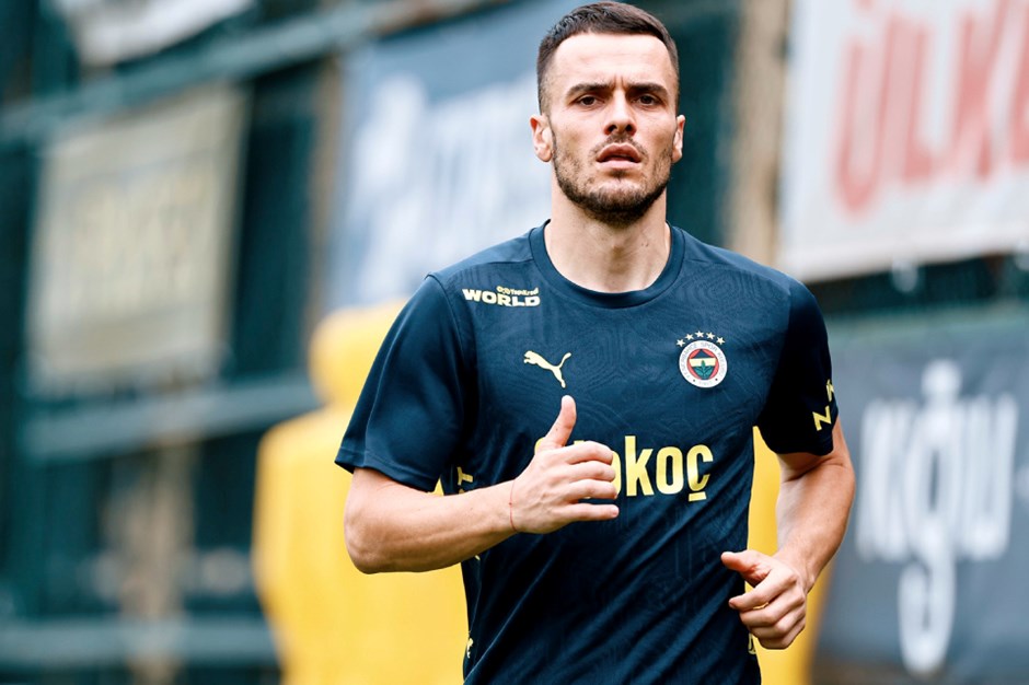 Fenerbahçe'nin yeni transferi Kostic ilk idmanına çıktı