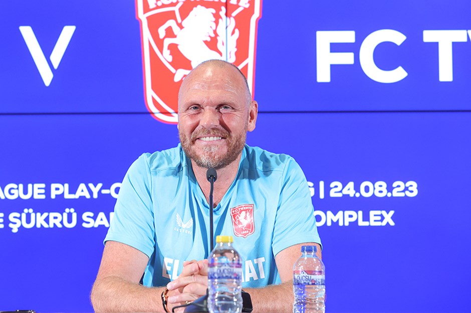 Twente teknik direktörü Oosting'den Fenerbahçe kadrosuna övgü