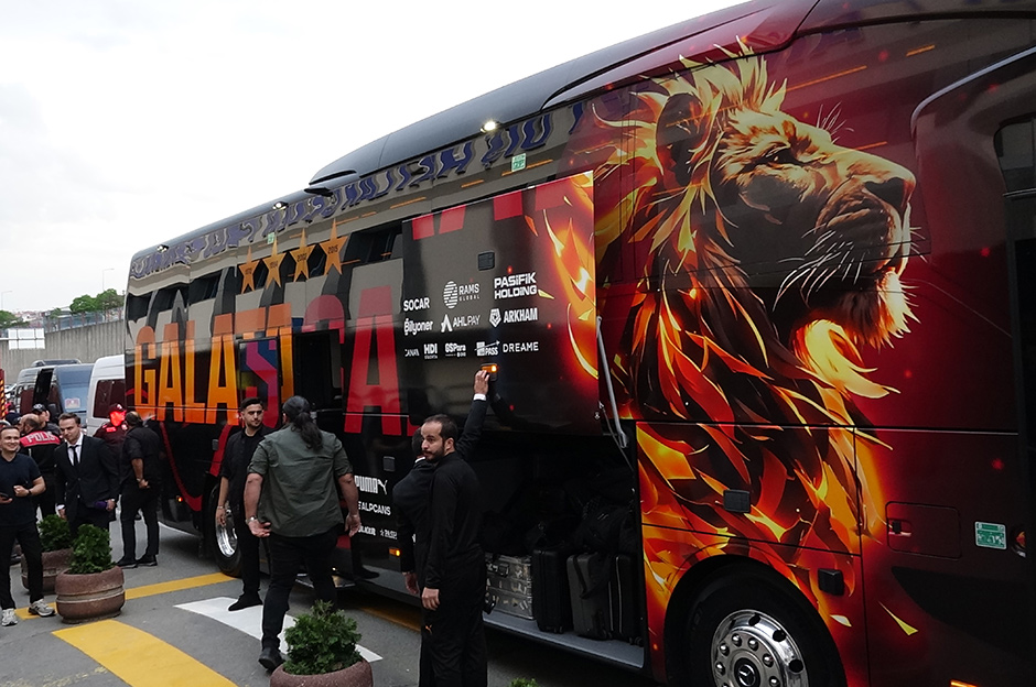 Galatasaray, Trabzon'da böyle karşılandı  - 3. Foto