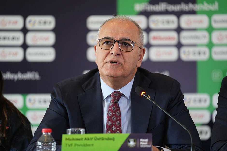 Mehmet Akif Üstündağ: "Umut ediyorum ki kupayı kazanan VakıfBank olur"